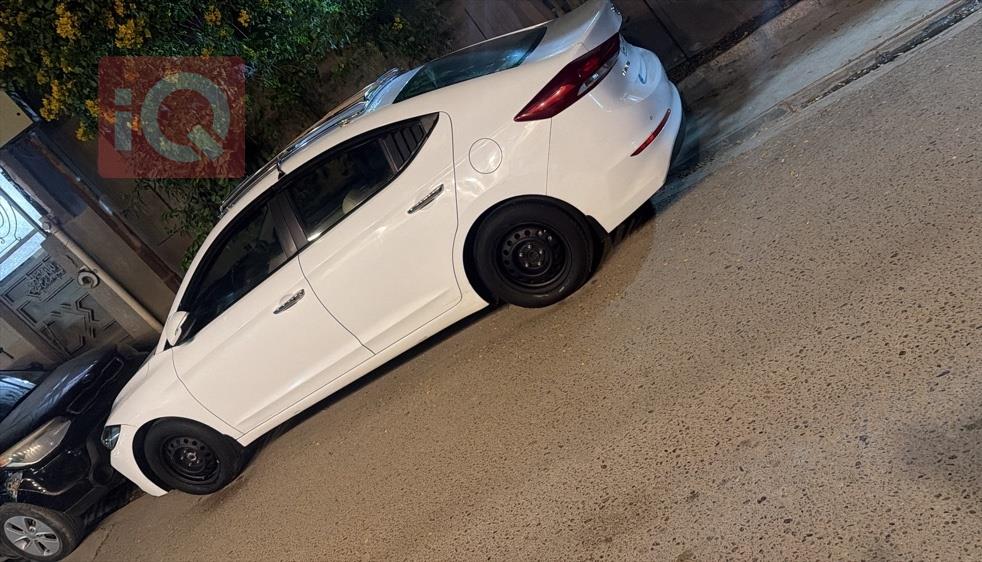 هیۆندای ئەلەنترا